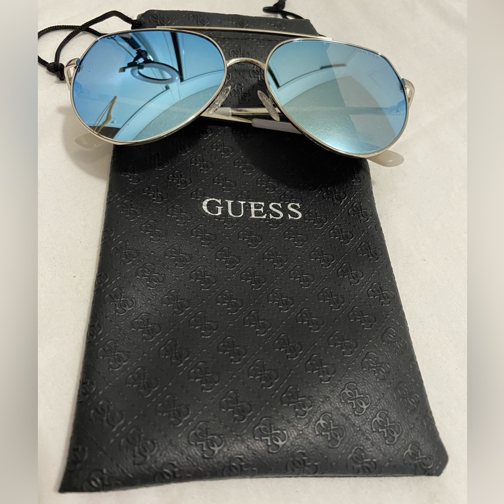 🔥GUESS🔥 NWOT Authentic GF6057 Aviator Sunglasses with Pouch $40